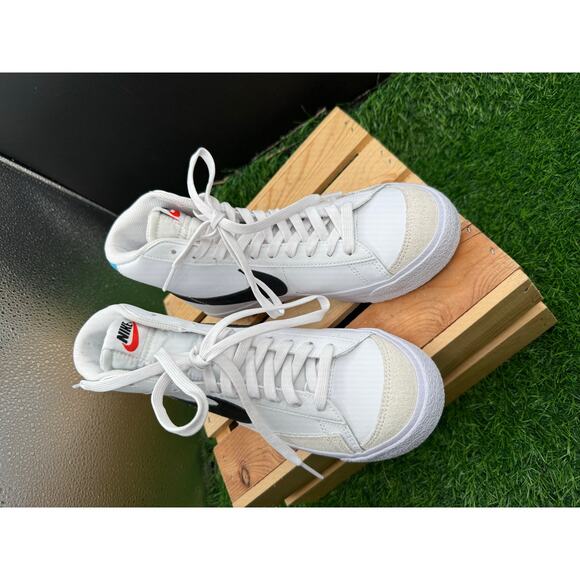 Nike- Blazer Mid '77 Sneakers - White/Black/Blue- Size 6Y - Picture 5 of 10